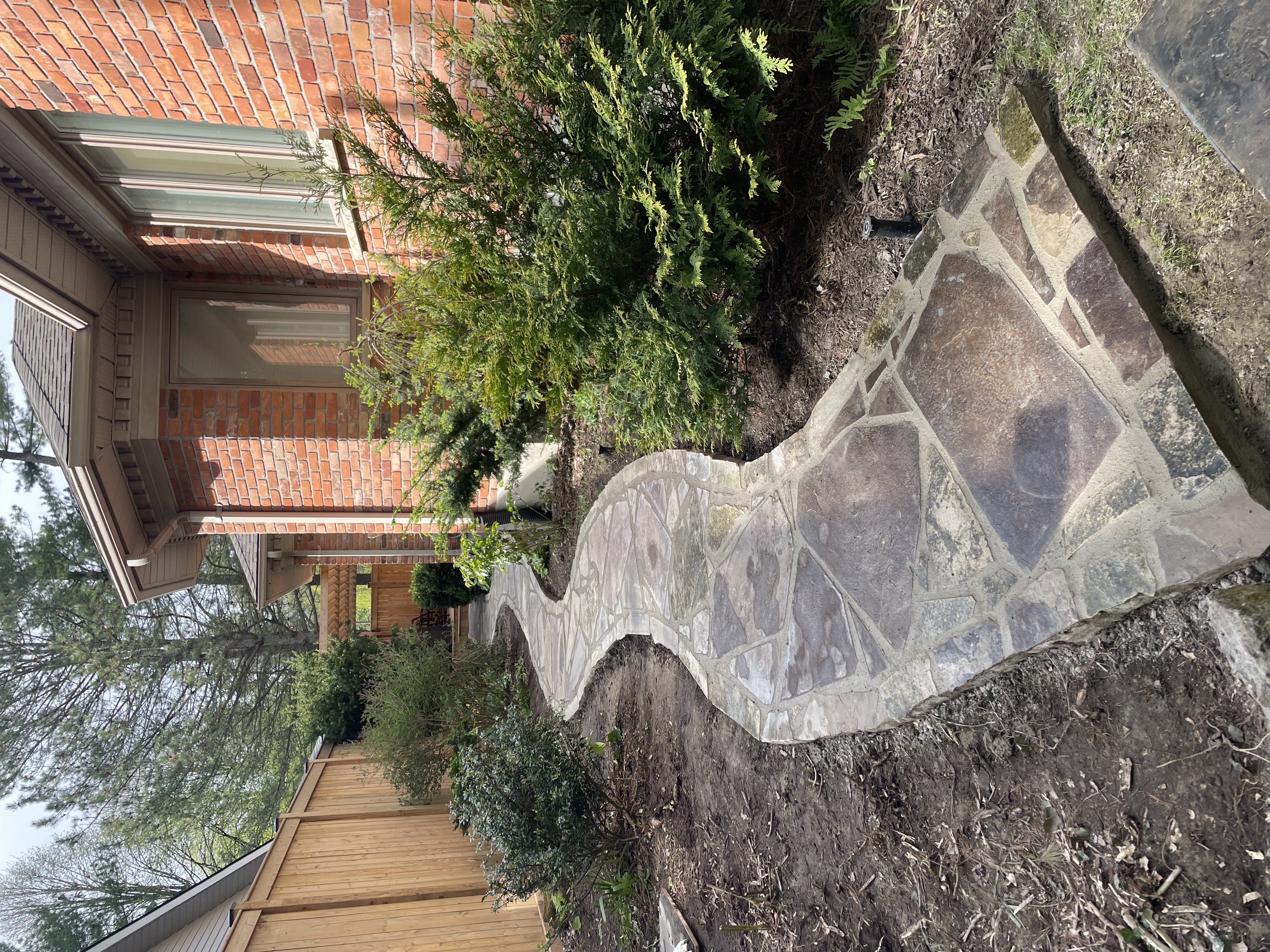 Stone retaining wall construction